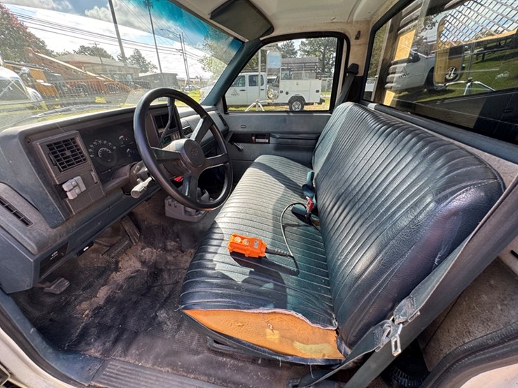 1990-chevrolet-3500-image-5