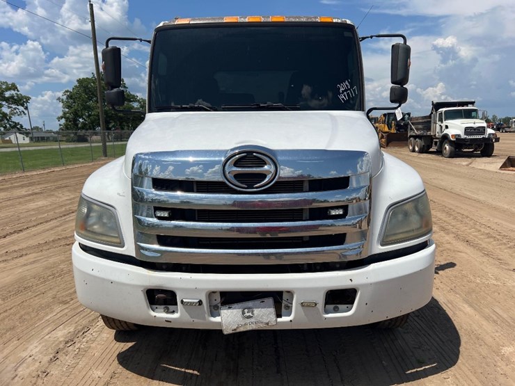 2018-hino-258-image-7