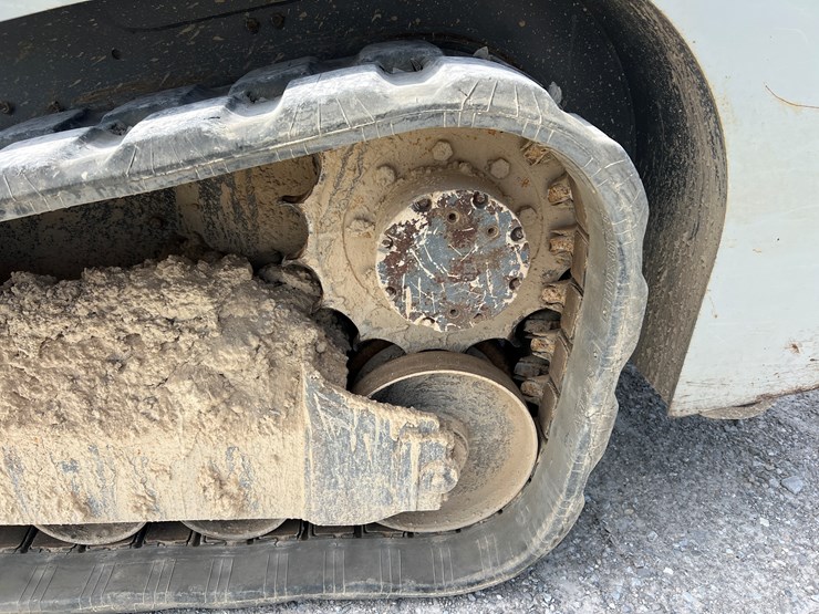 2019-takeuchi-tl8-image-24