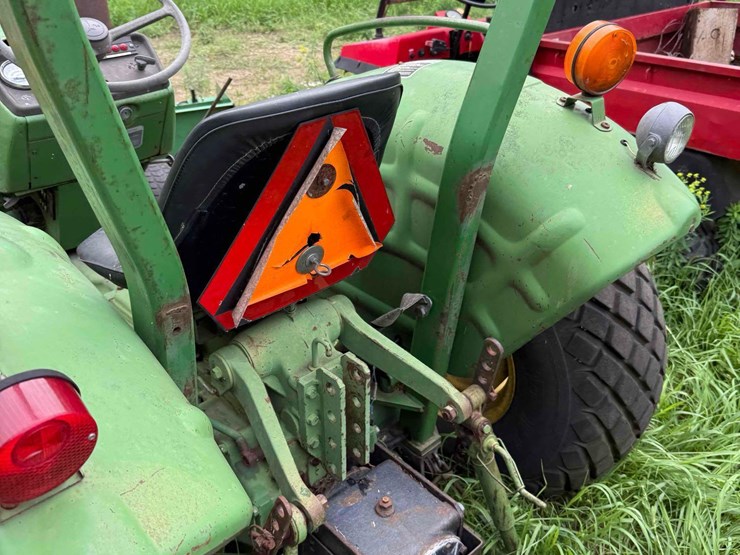 john-deere-850-image-36