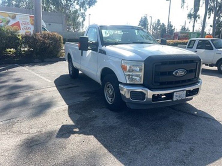 2013-ford-f250-xl-image-1