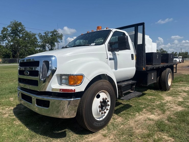 2005-ford-f650-image-2