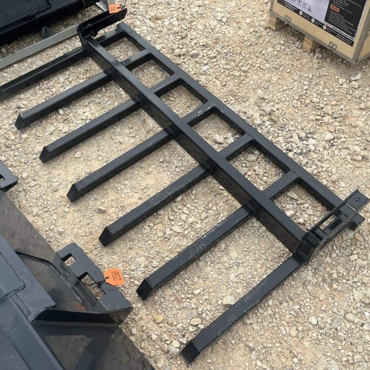 Wolverine 67" Pallet Forks w/ 7 Teeth