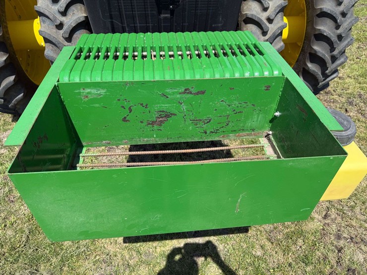 2021-john-deere-8r-340-image-28