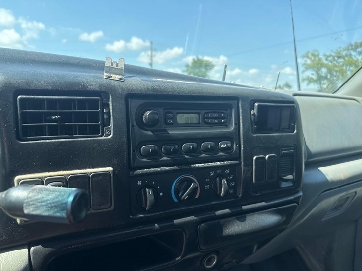 2005-ford-f650-image-28