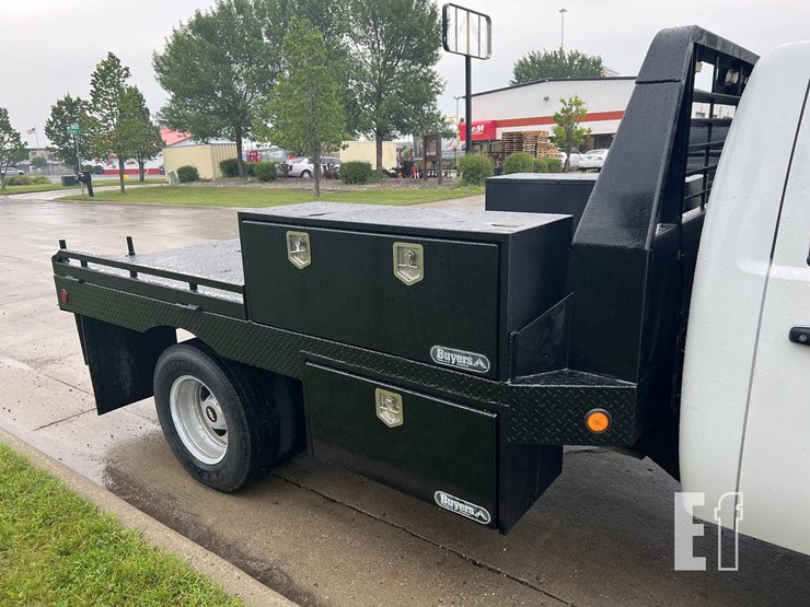 2011-chevrolet-3500hd-image-31