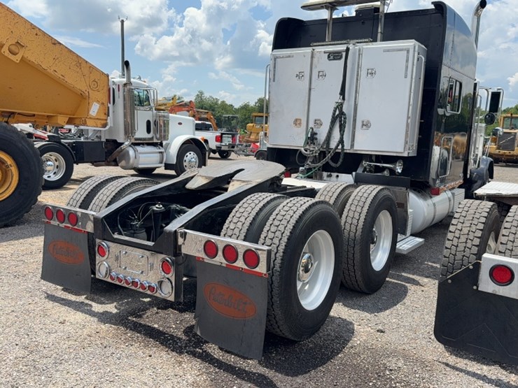 2007-peterbilt-379-image-7