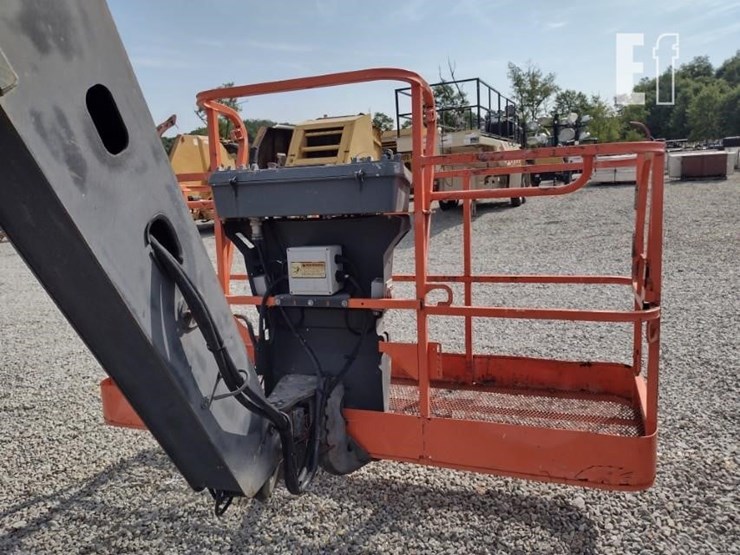 2009-jlg-800a-image-23