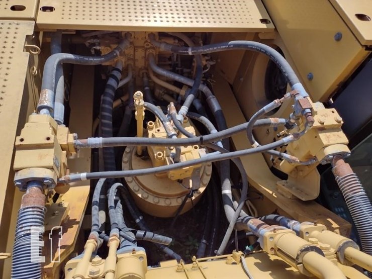 2011-caterpillar-336e-image-47