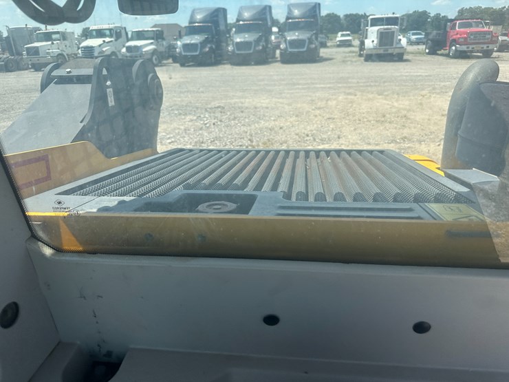 jcb-320t-image-52