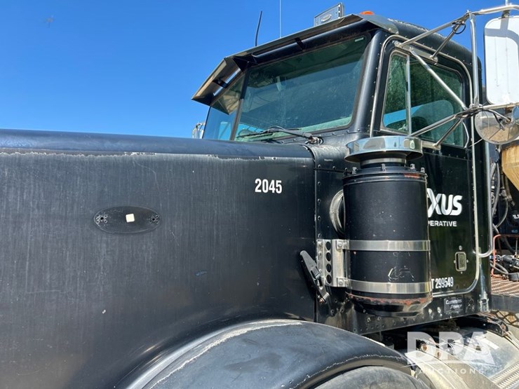 1998-peterbilt-378-image-2