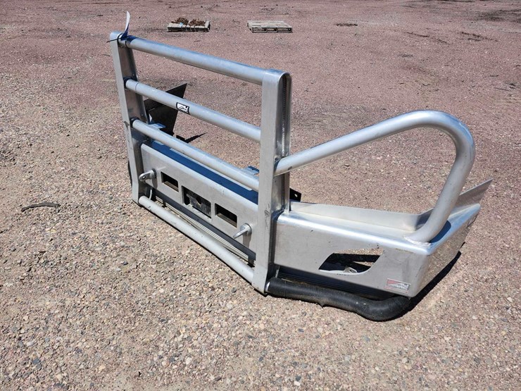 freightliner-aluminum-livestock-guard-image-1