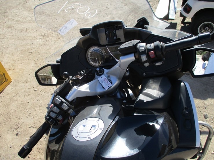 2018-bmw-r1200rt-motorcycle,-image-7