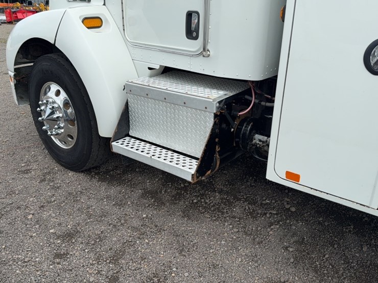2007-kenworth-t300-image-21