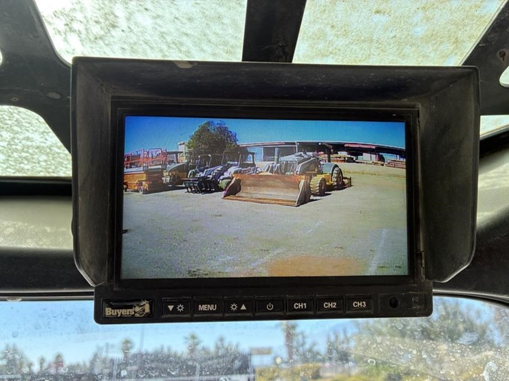 2018-bobcat-t740-image-19