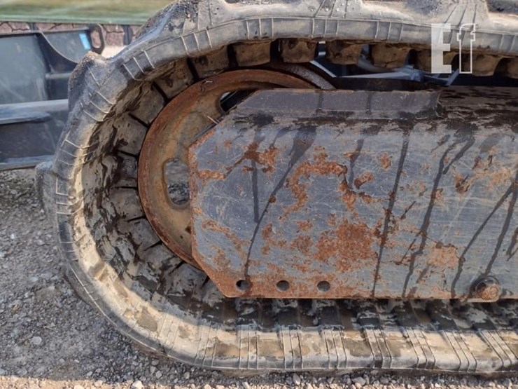 2022-deere-30g-image-31