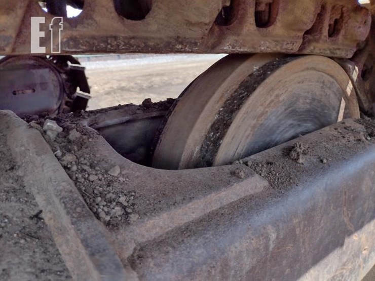 1992-deere-490e-image-35