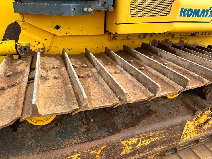 2007-komatsu-d51px-22-image-9