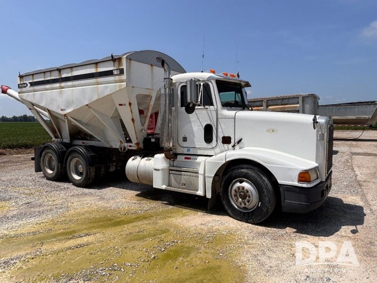 1996-peterbilt-377-image-5