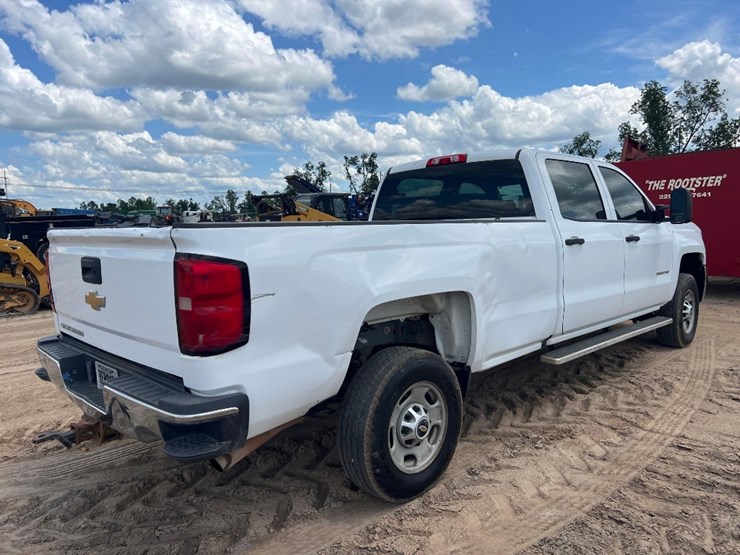 2016-chevrolet-silverado-2500-image-4