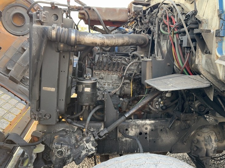 1994-ford-9000-image-24