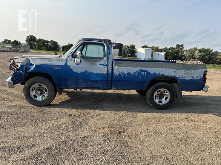 1991-dodge-power-wagon-image-10