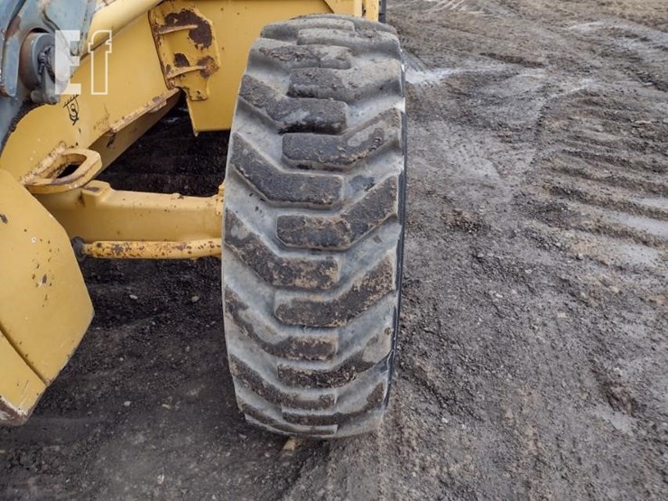 2008-deere-310sj-image-23