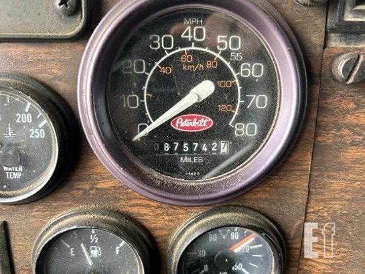 1997-peterbilt-357-image-38