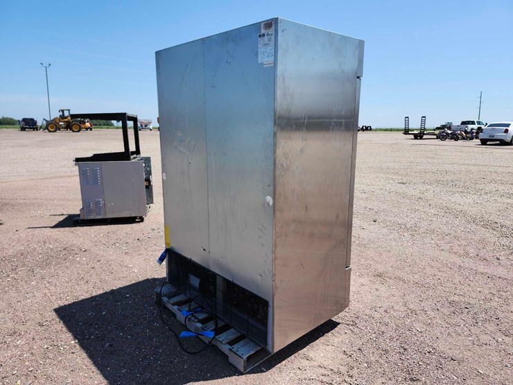 artic-air-commercial-freezer-image-3