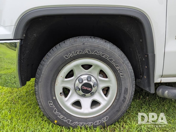 2016-gmc-sierra-pickup-(lt1366)-image-12