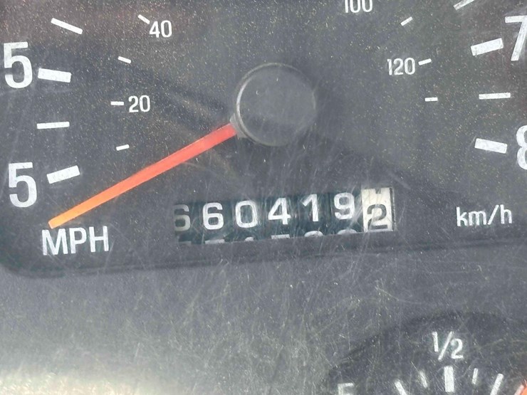 2001-sterling-at9500-image-44