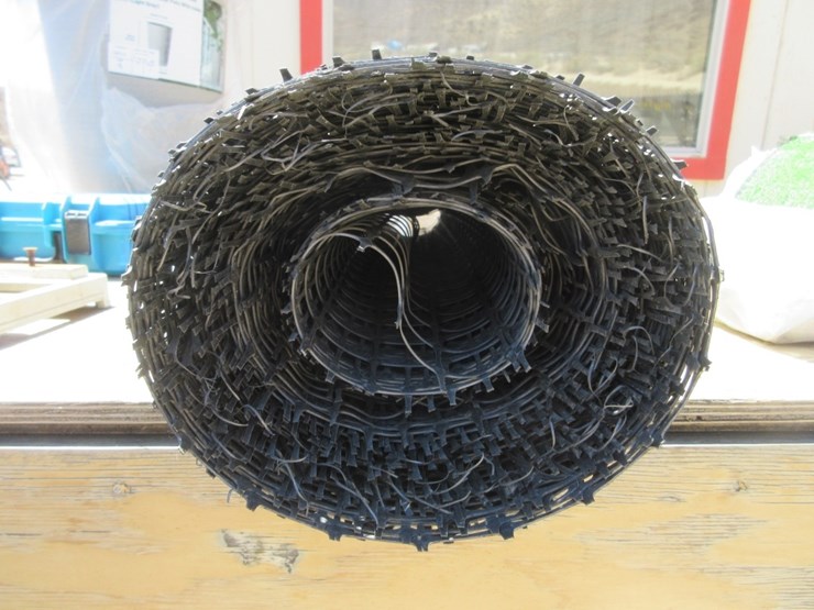new-unused-3.3'-x-164'-plastic-mesh-fencing-roll-image-5