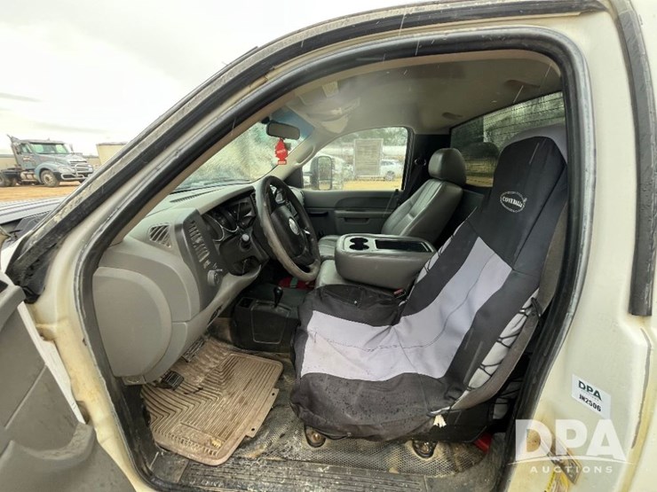 2011-chevrolet-silverado-2500-image-50