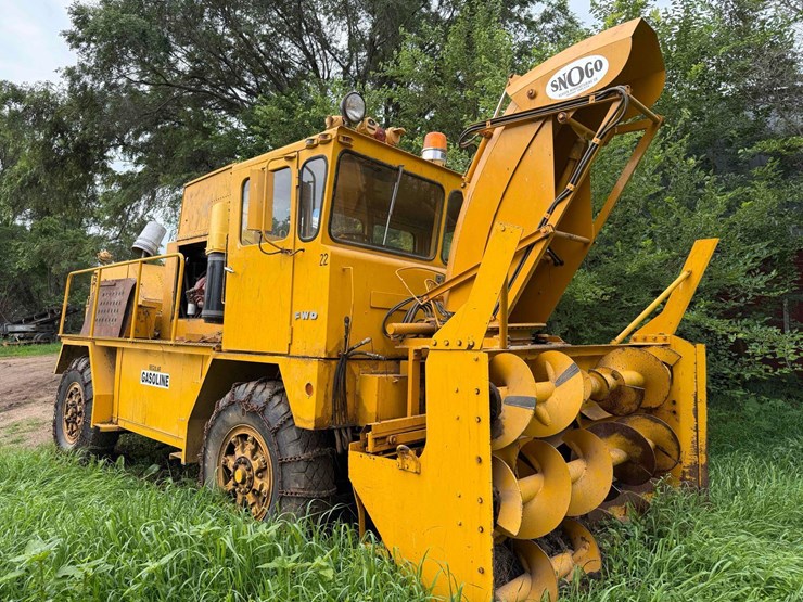 fwd-s49v-model-snowblower-truck-image-1