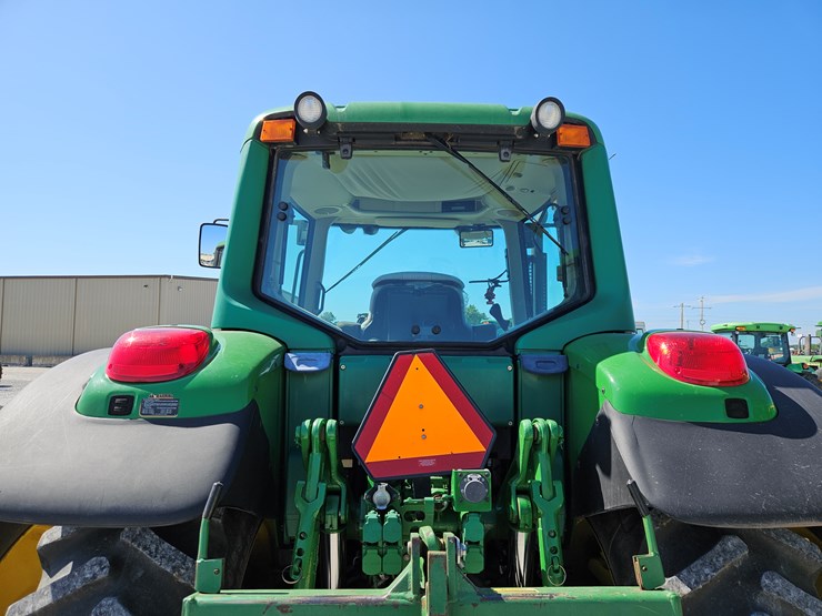 2005-john-deere-7520-image-13