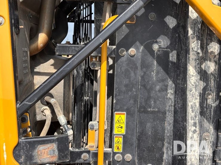 2014-caterpillar-950m-image-63