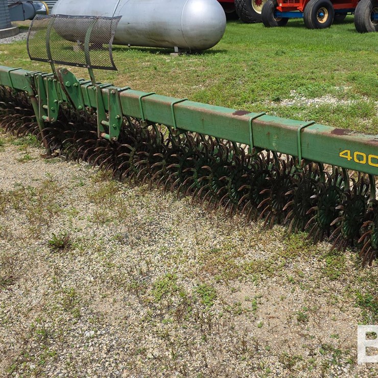 JOHN DEERE 400