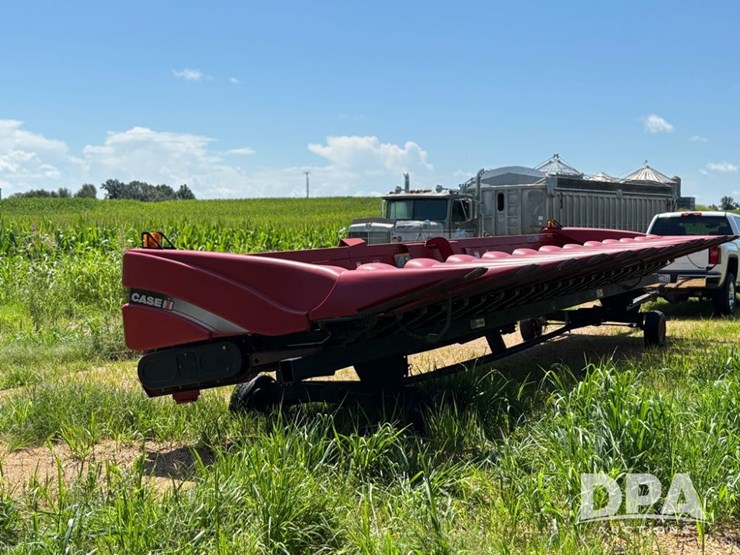 2010-case-ih-3412-image-4