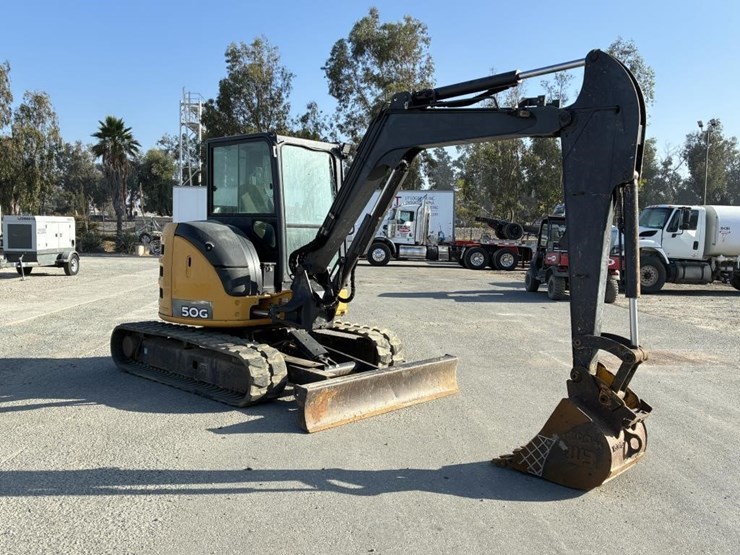 2014-deere-50g-image-2