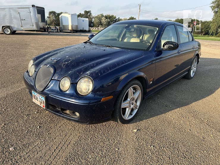 2003-jaguar-image-1