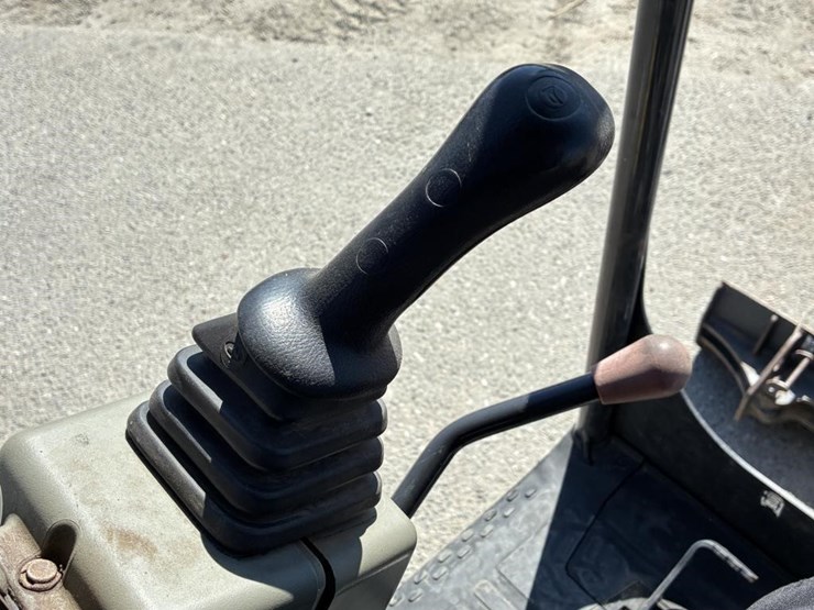 2020-bobcat-e20-image-15