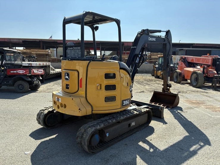 2021-deere-35g-image-3
