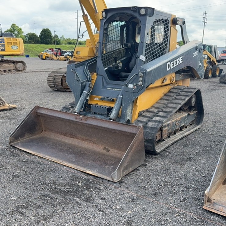 DEERE 331G
