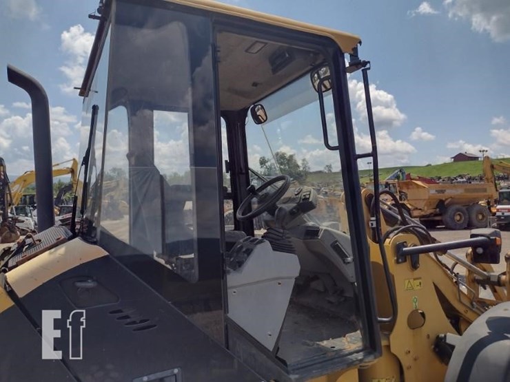 2007-caterpillar-906-image-4