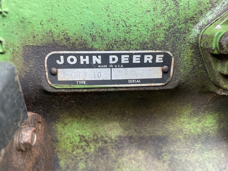 john-deere-2440-image-29