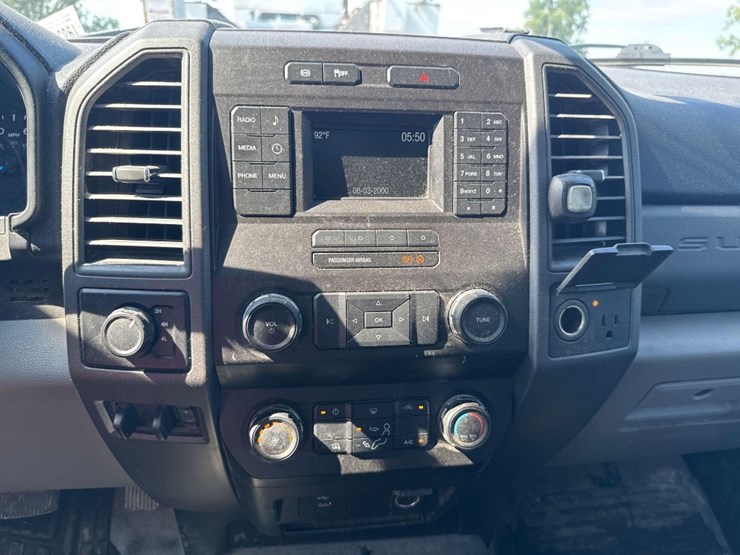 2019-ford-f550-xl-image-34