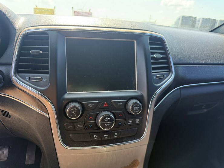 2015-jeep-grand-cherokee-image-21
