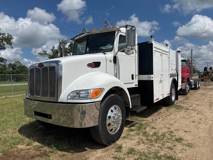 2007-peterbilt-pb335-lube-truck-image-2