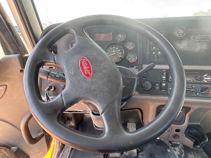 2015-peterbilt-class-8-cement-mixer-truck-image-28