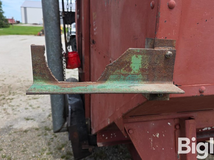 dakon-8088-gravity-wagon-w/seed-auger-image-16
